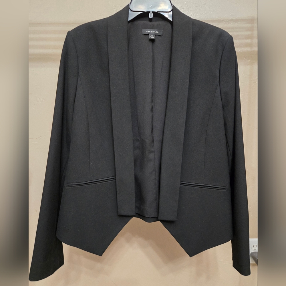 Ann Taylor NWOT Classic Black Tuxedo Blazer